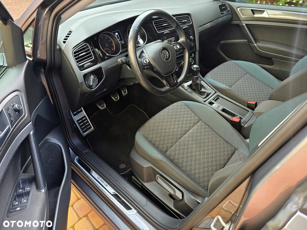 Volkswagen Golf 1.0 TSI IQ Drive - 6