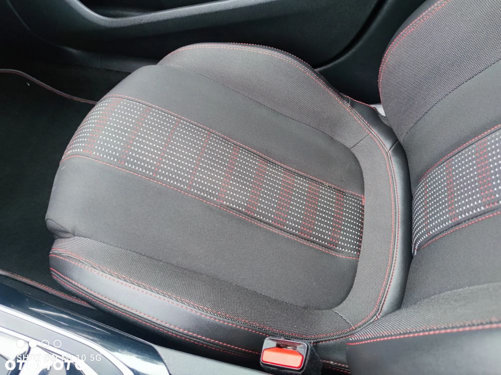 Peugeot 308 PureTech 130 GPF EAT8 Stop & Start GT - 24