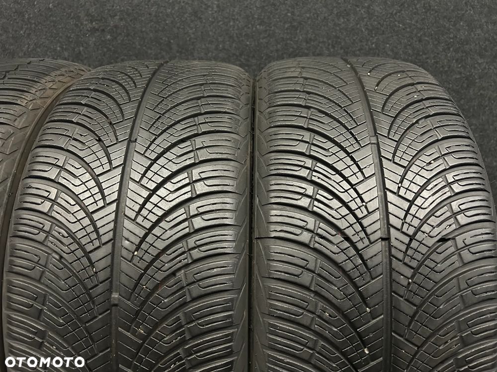 Opony całoroczne Arivo Carlorful A/S AllSeason 235/40/18 95W XL 4szt. - 3