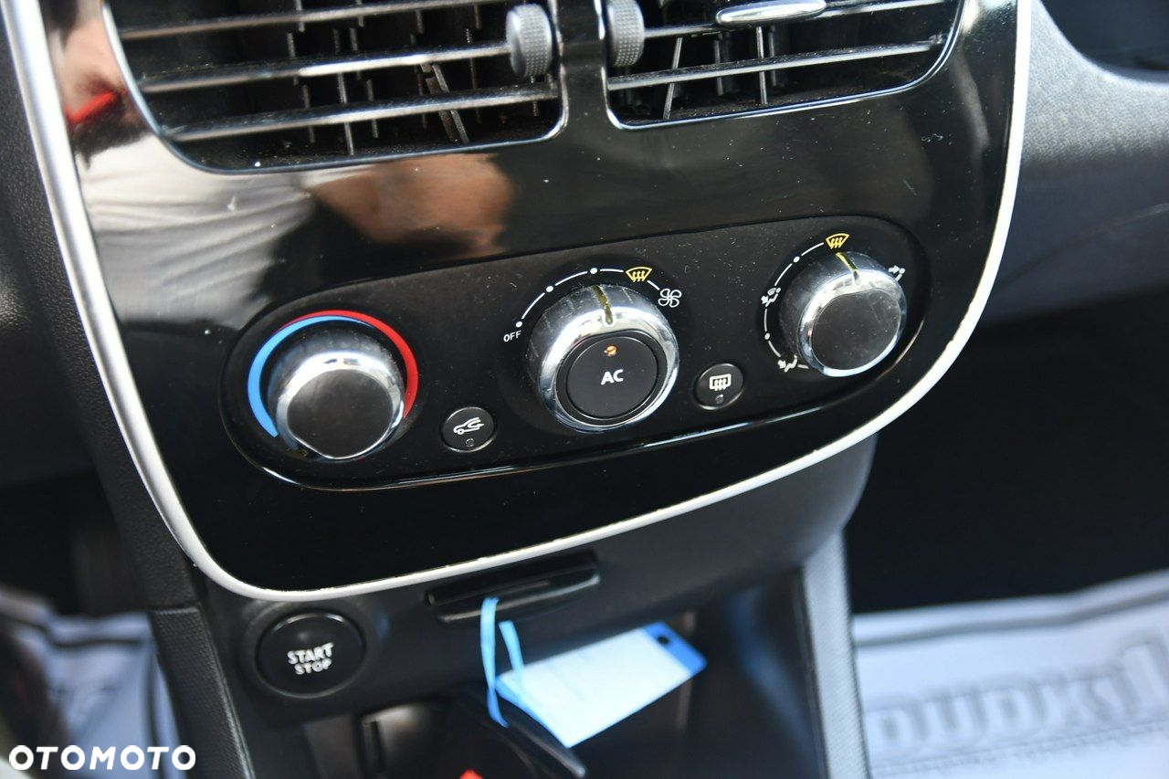 Renault Clio - 26