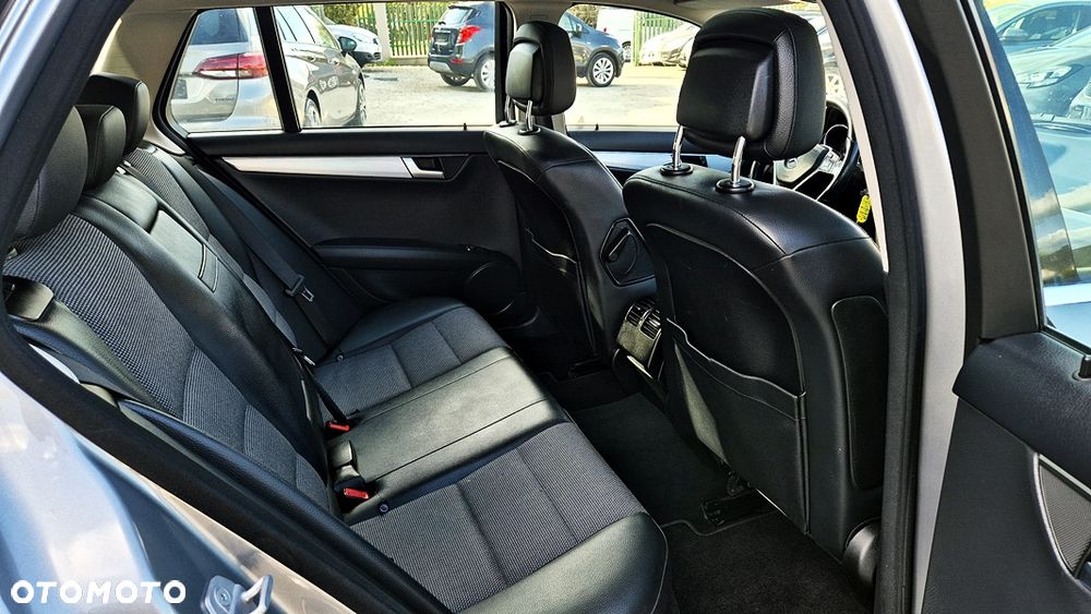 Mercedes-Benz Klasa C 180 BlueEFFICIENCY 7G-TRONIC Avantgarde - 35