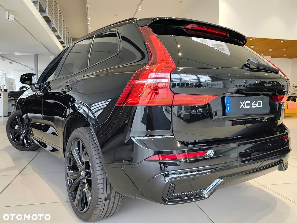 Volvo XC 60 T6 Plug-In Hybrid AWD Plus Black Edition - 2