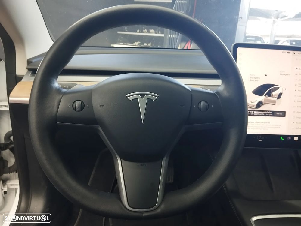 Tesla Model 3 Long-Range Dual Motor AWD — fotografia 19