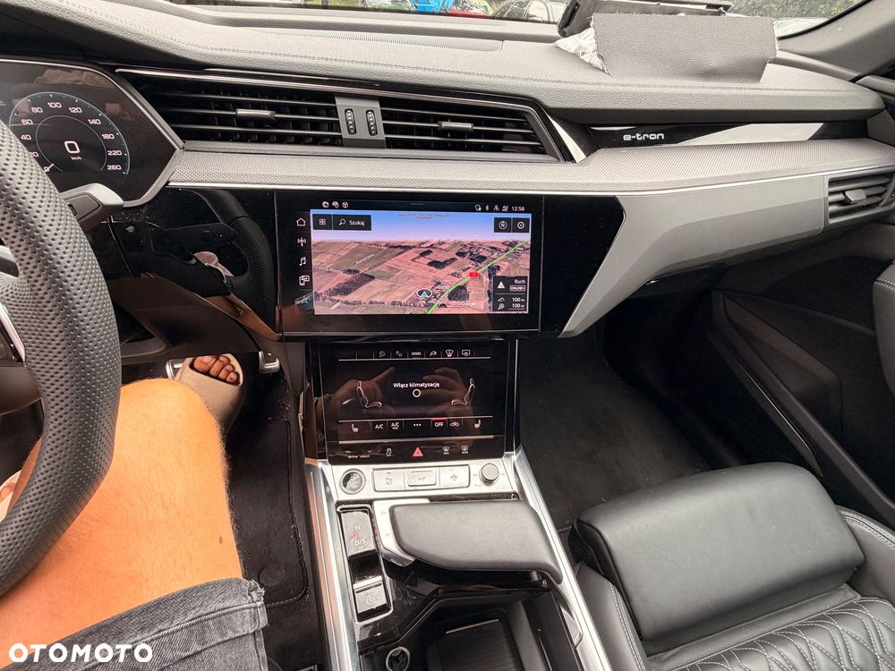 Audi Q8 Sportback e-tron 55 quattro S line - 28