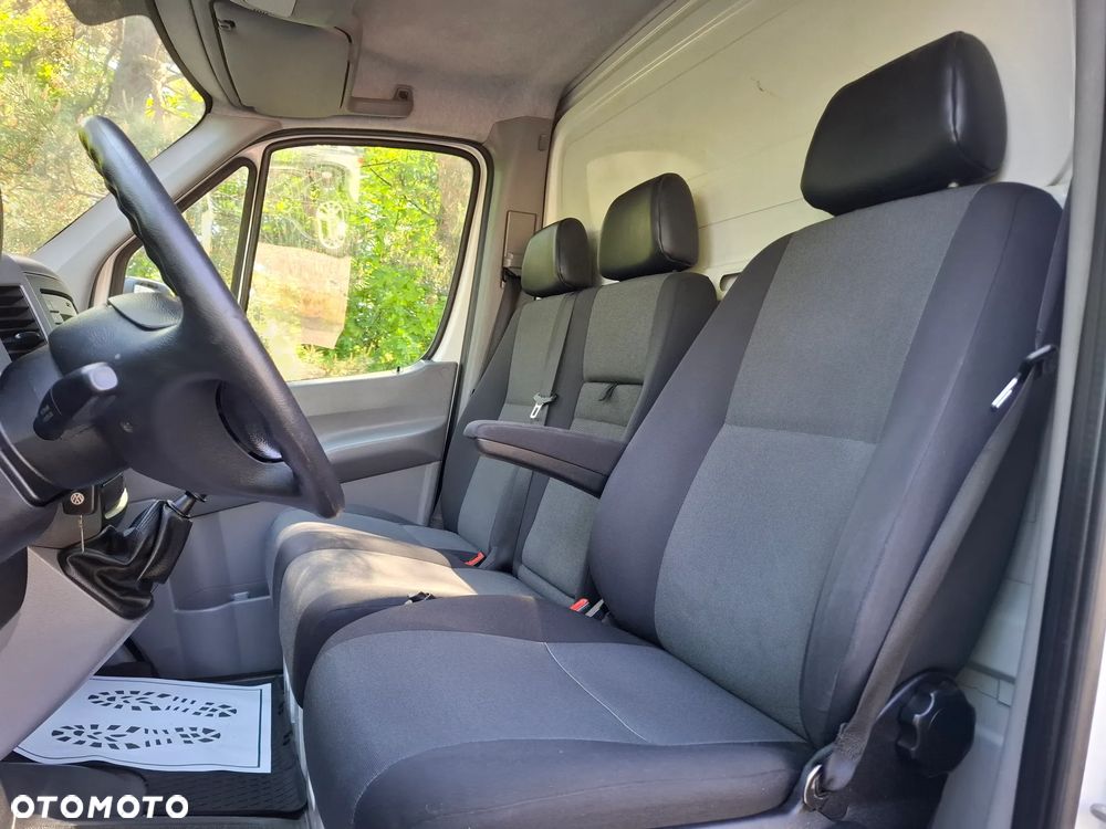 Volkswagen CRAFTER* KONTENER* WINDA 750 kg* UDT * KLIMATYZACJA * F-Vat 23% - 17