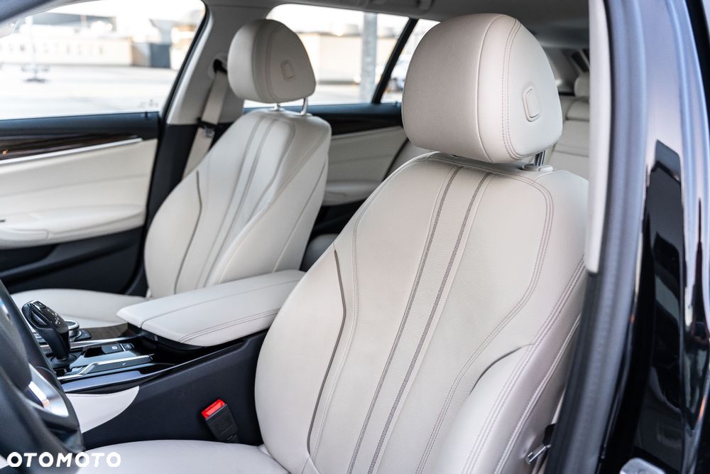 BMW Seria 5 520d xDrive Luxury Line - 12