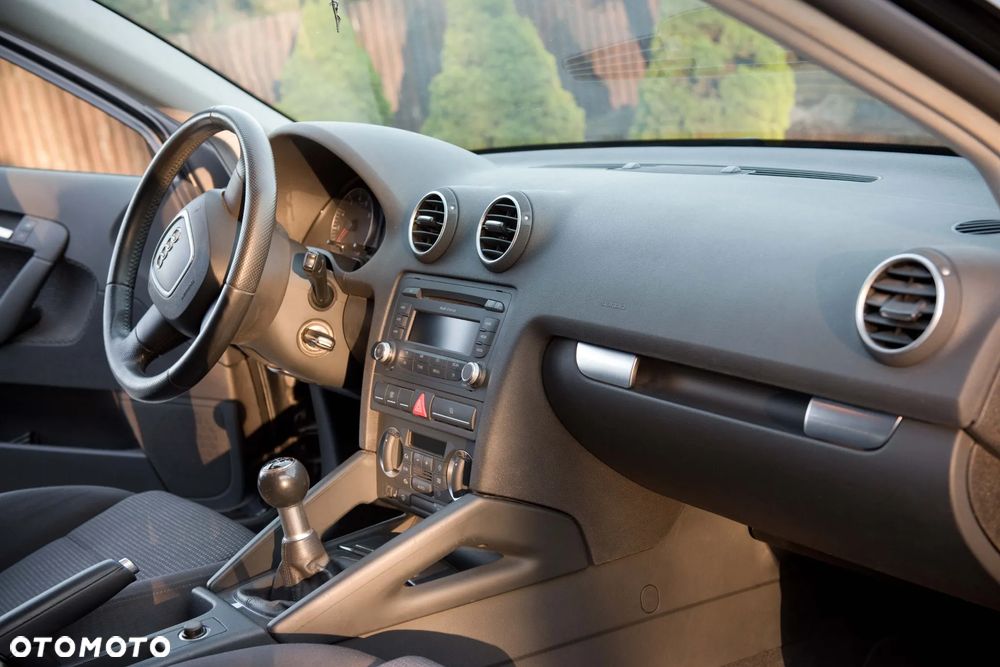 Audi A3 Sportback 1.4 TFSI Ambiente - 9