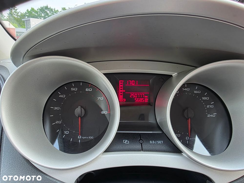 Seat Ibiza SC 1.4 16V Style - 23