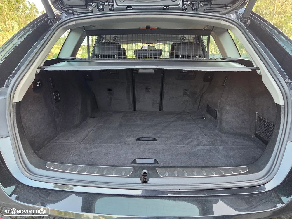 BMW 318 d Aut. Sport Line - 16