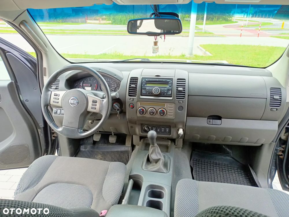 Nissan Navara 2.5 D XE - 4