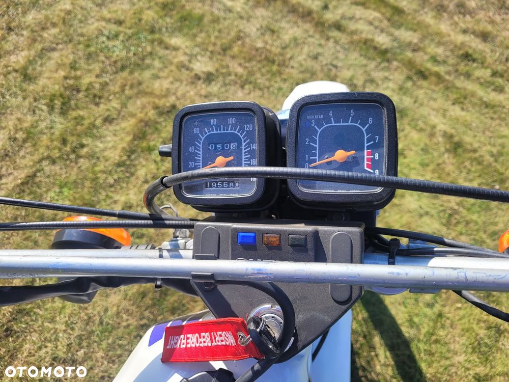 Suzuki DR - 6