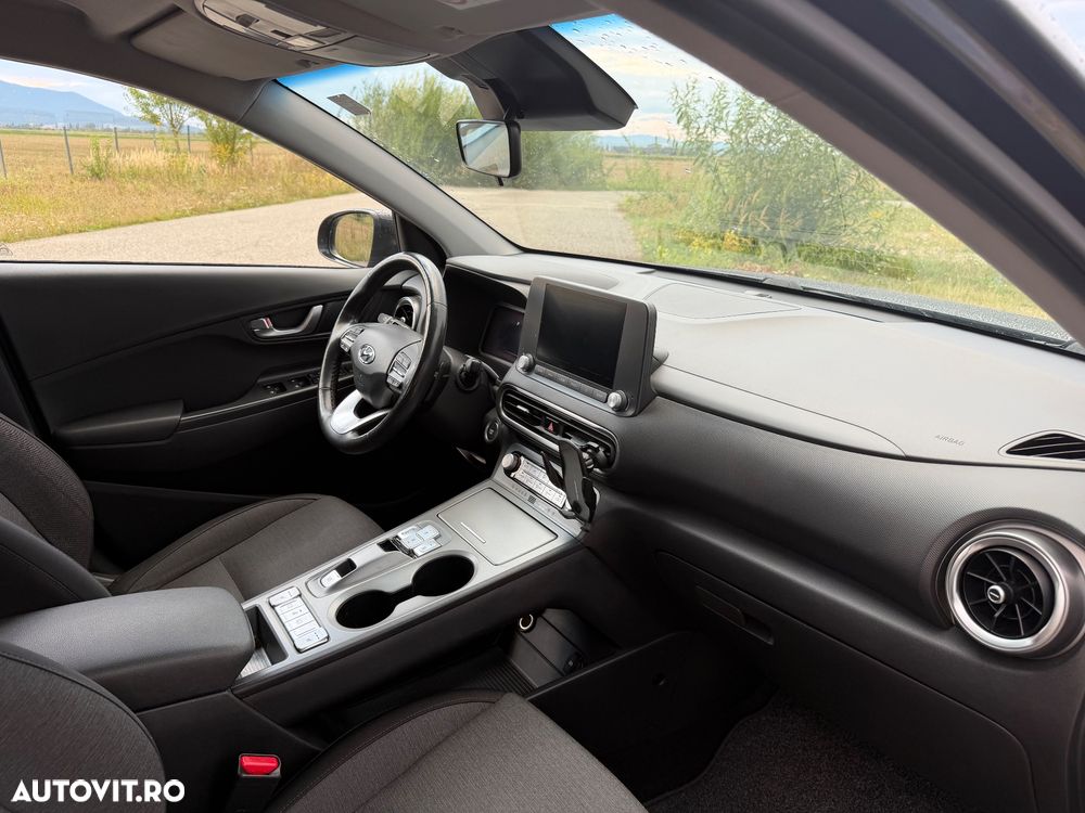 Hyundai KONA - 10