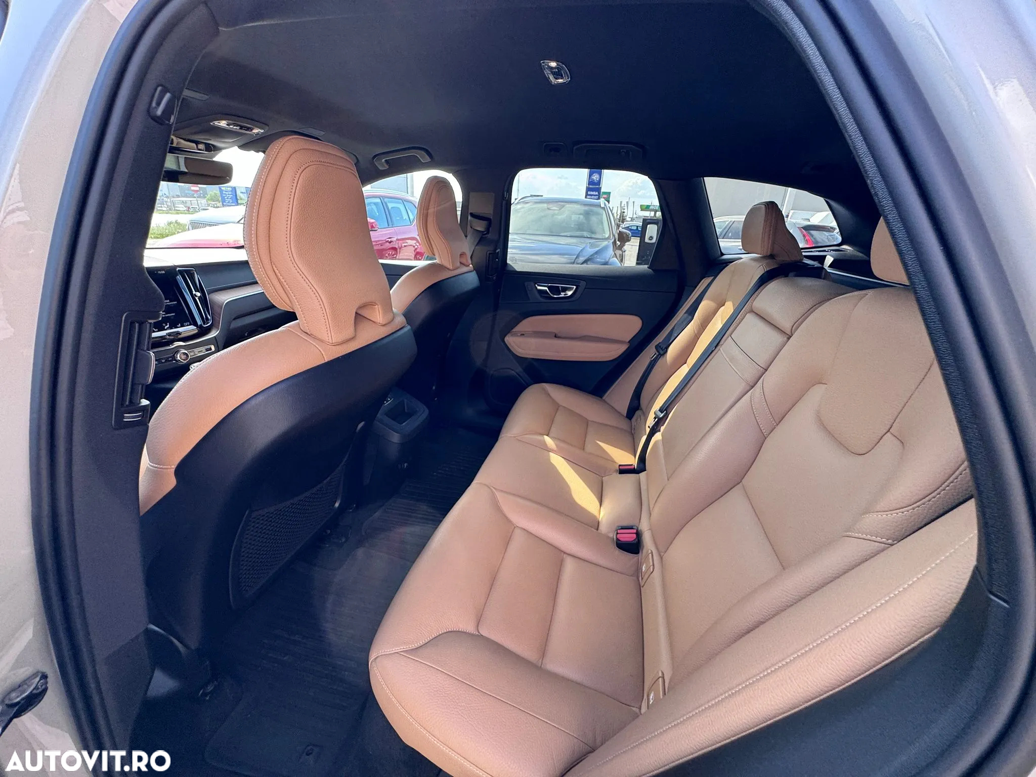 Volvo XC 60 B4 MHEV AWD Inscription - 11