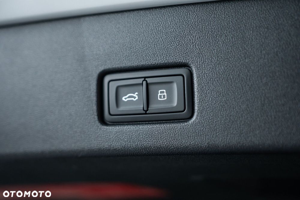 Audi Q4 e-tron 45 82kWh S Line - 11