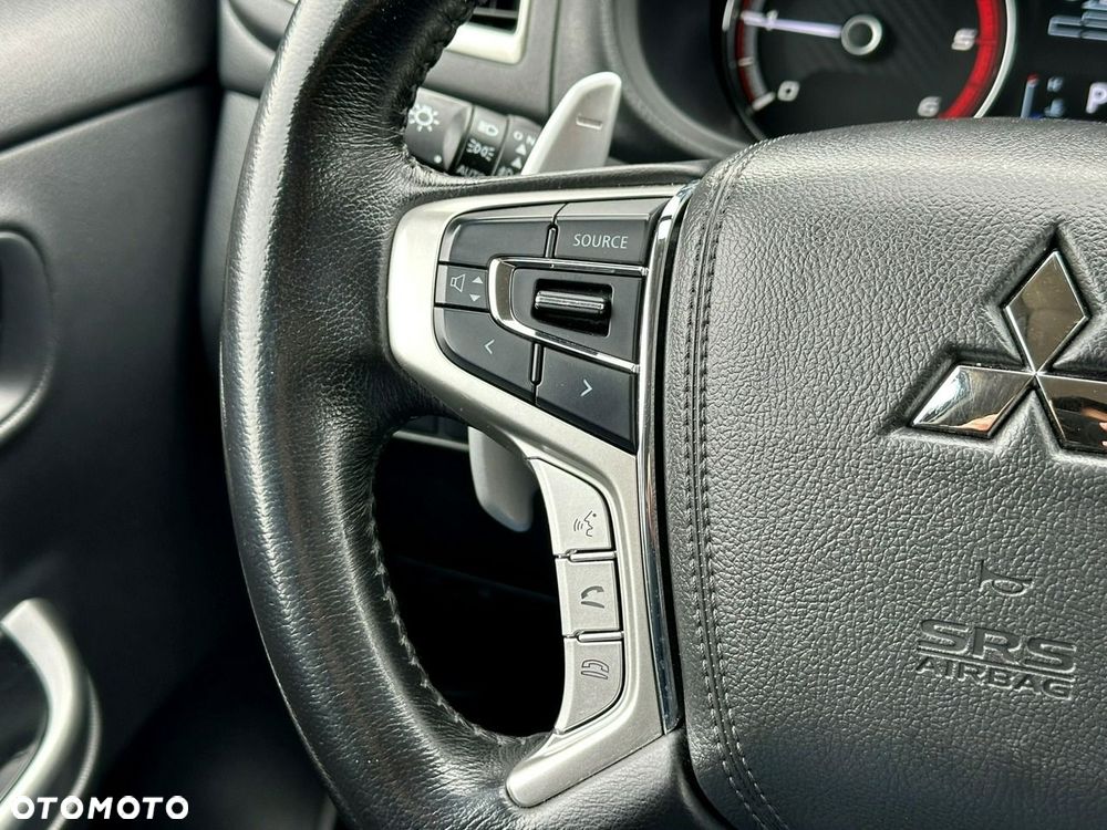 Mitsubishi L200 2.2 d DC Instyle Plus - 34