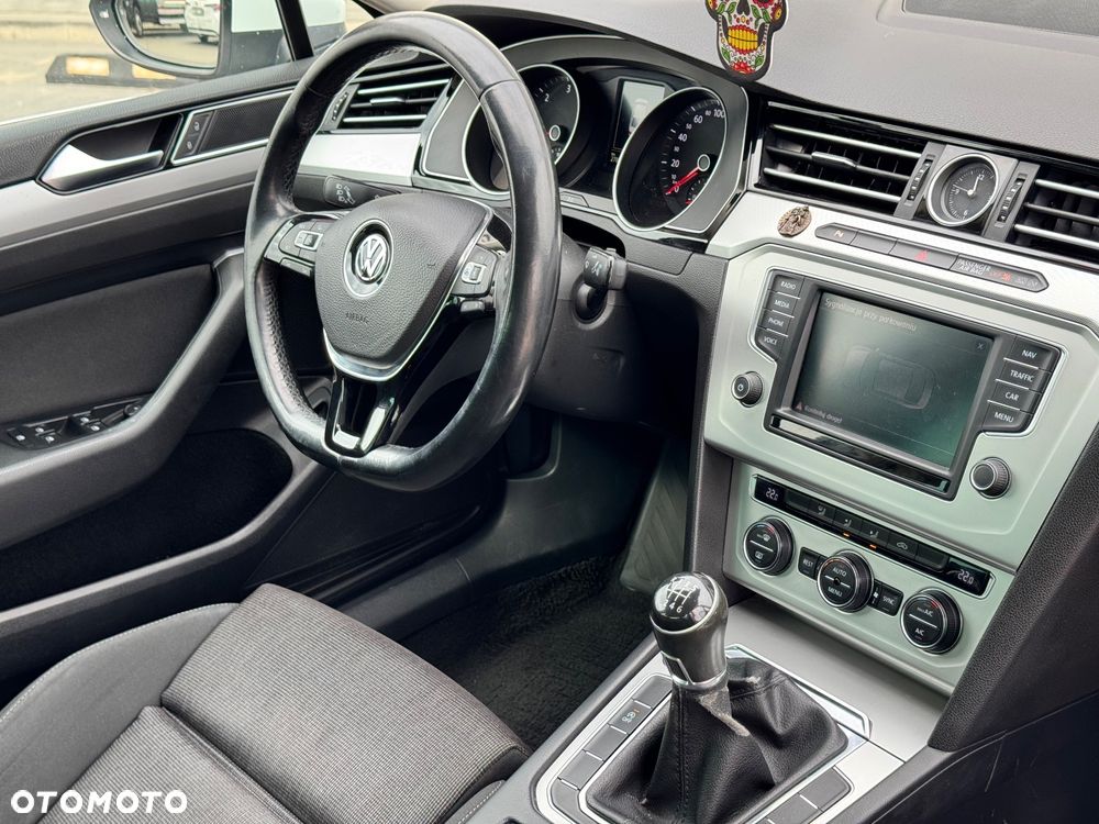 Volkswagen Passat 2.0 TDI BMT Comfortline - 16