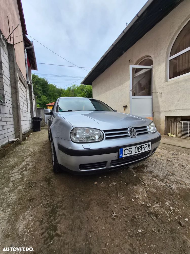 Volkswagen Golf - 2