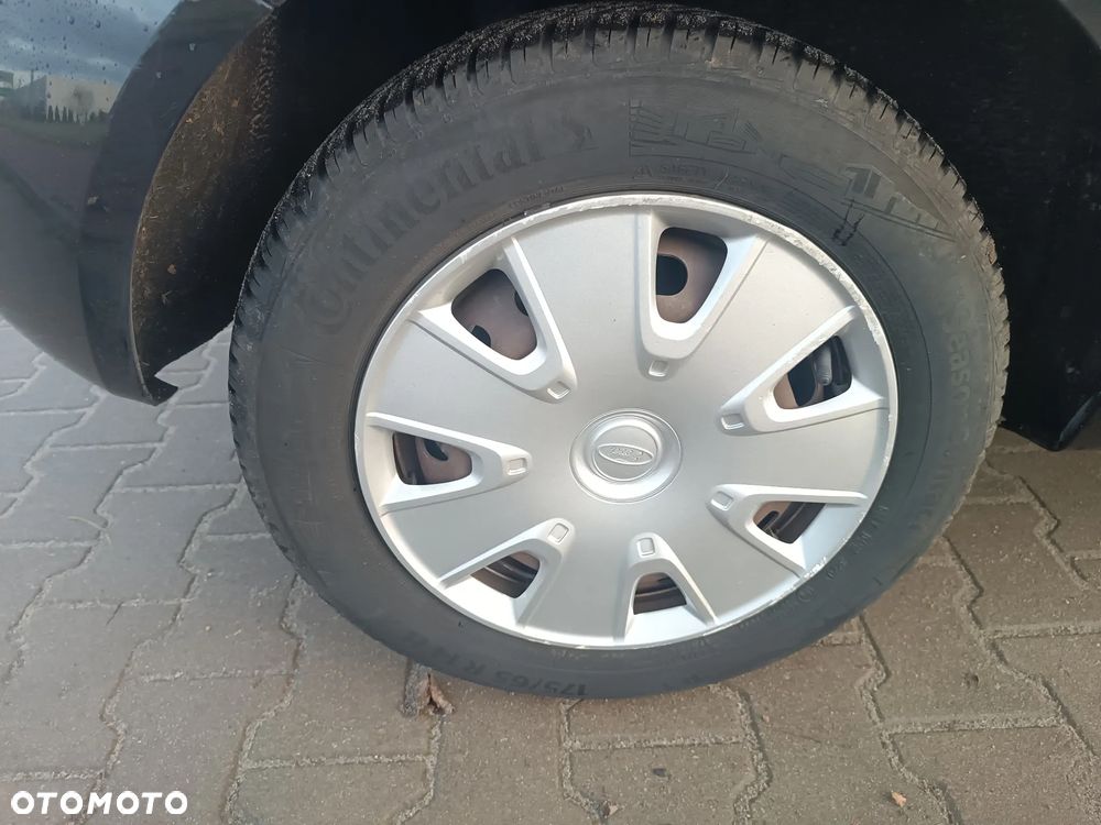 Ford Fiesta 1.4 Ambiente - 19