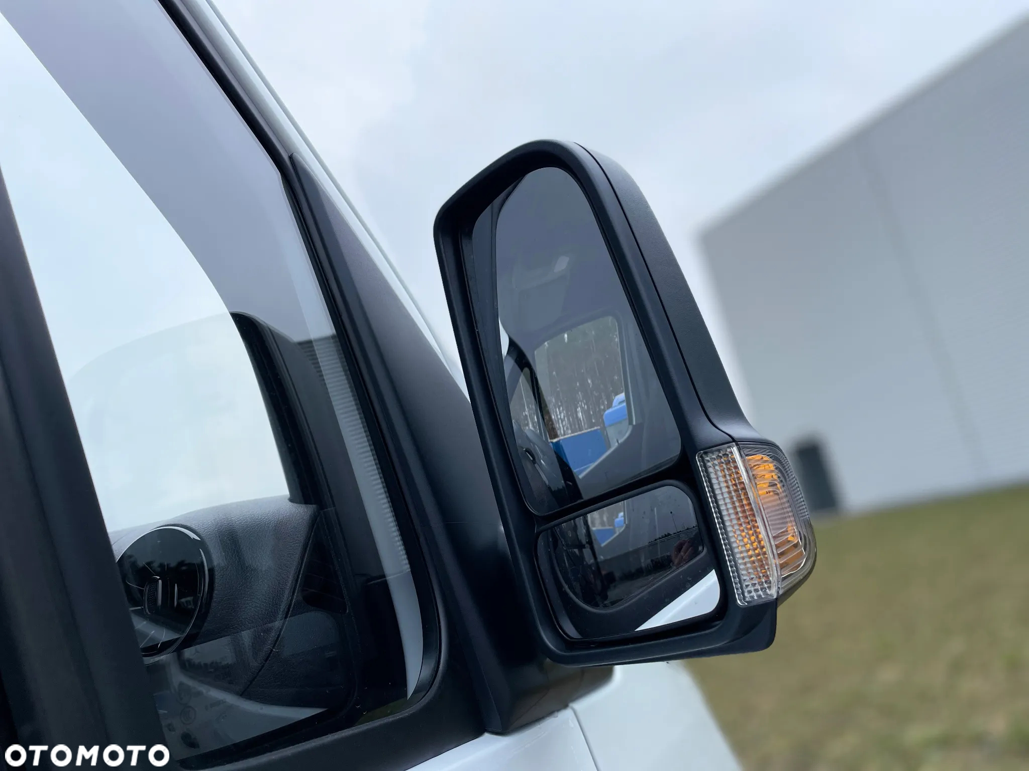 Mercedes-Benz Sprinter 317 Furgon L4H2 od ręki - 14