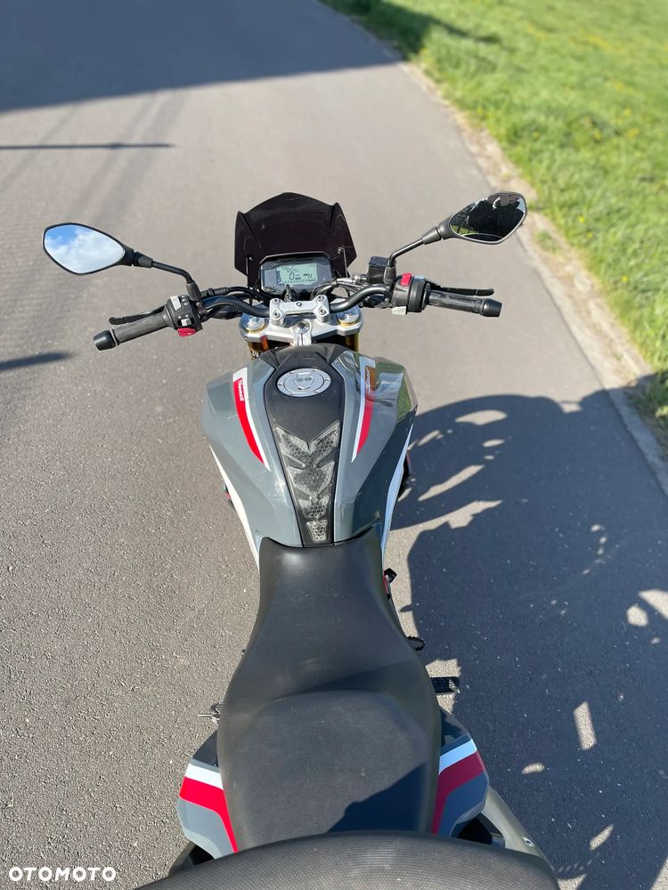 BMW G - 19