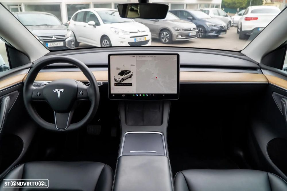 Tesla Model Y Long Range Dual Motor AWD - 13
