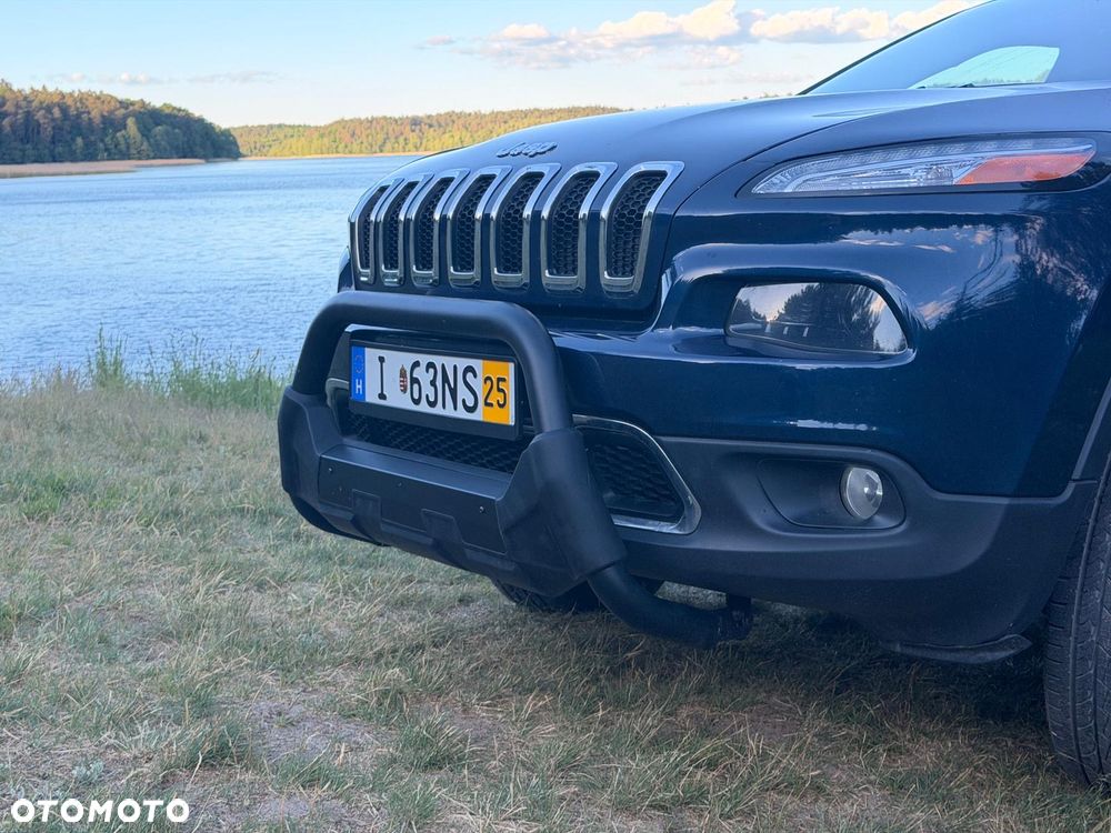 Jeep Cherokee - 18