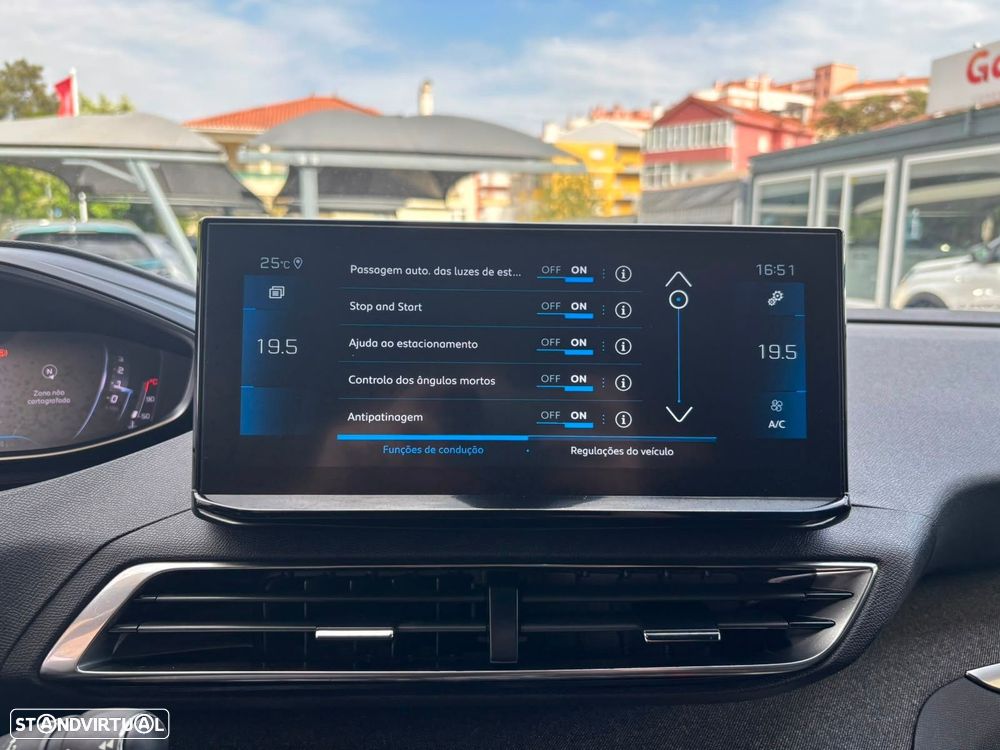 Peugeot 3008 1.5 BlueHDi Allure EAT8 - 31