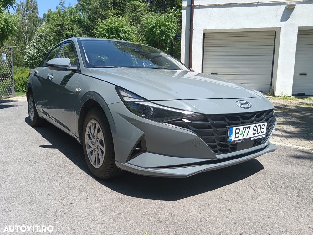 Hyundai Elantra - 1
