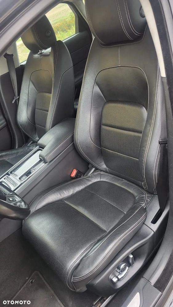 Jaguar XF 20d R-Sport - 13