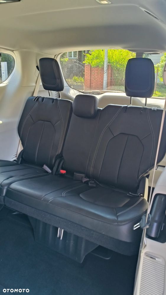 Chrysler Pacifica - 29