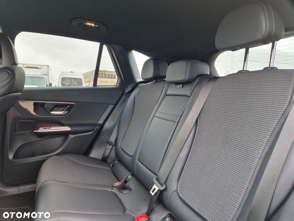 Mercedes-Benz GLC - 36