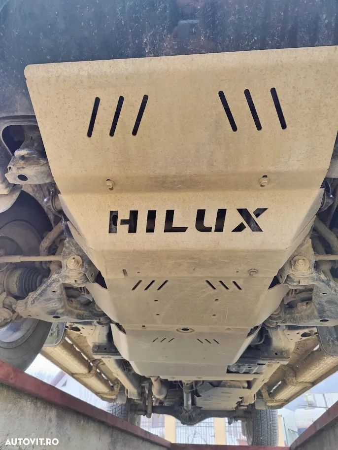 Toyota Hilux 4x4 Double Cab Executive - 5