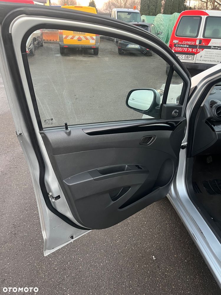 Chevrolet Spark 1.0 - 8