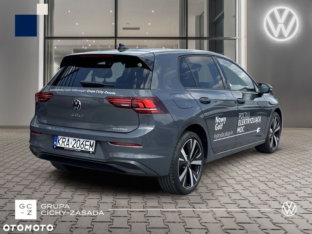 Volkswagen Golf - 6