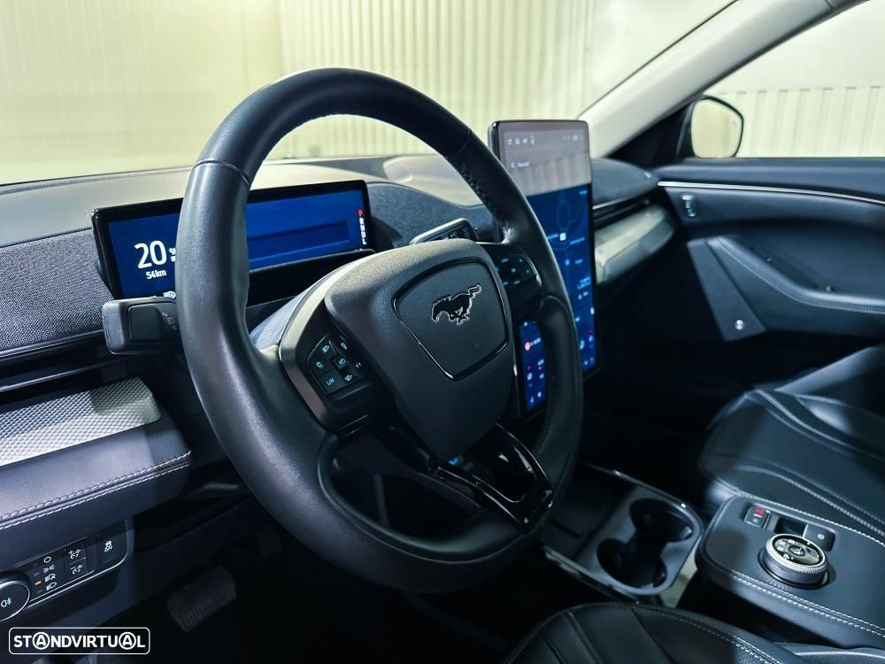 Ford Mustang Mach-E 75.7 kWh Base - 19