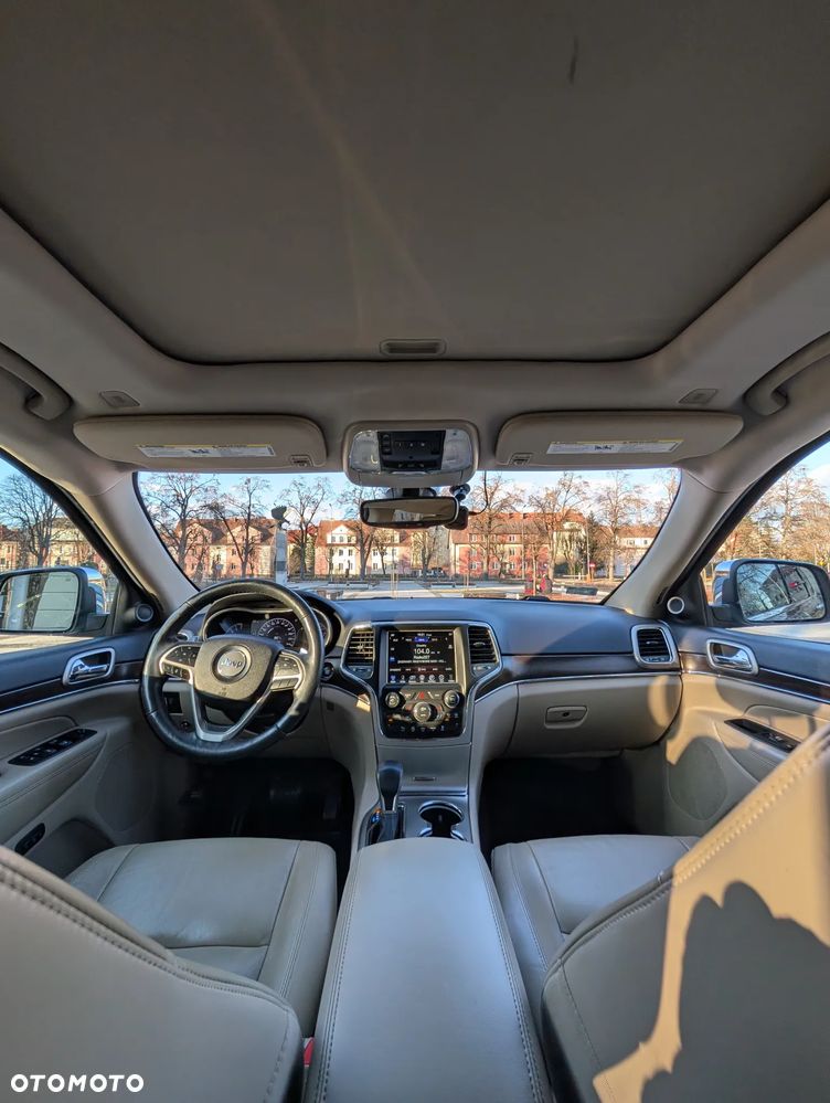 Jeep Grand Cherokee - 20