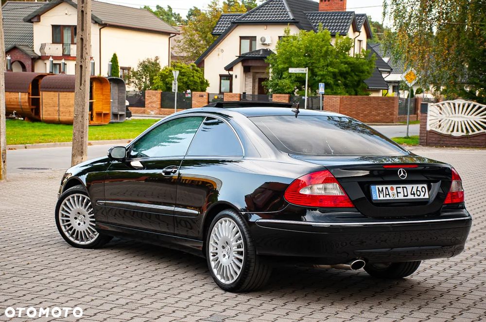 Mercedes-Benz CLK Coupe 350 7G-TRONIC Avantgarde - 19