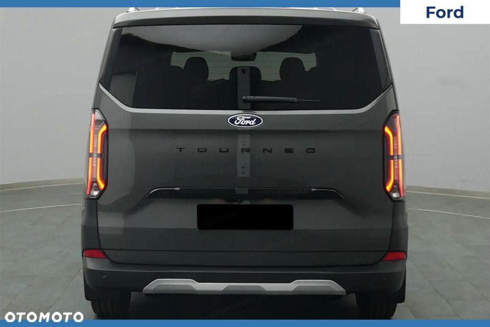 Ford Tourneo Custom - 5