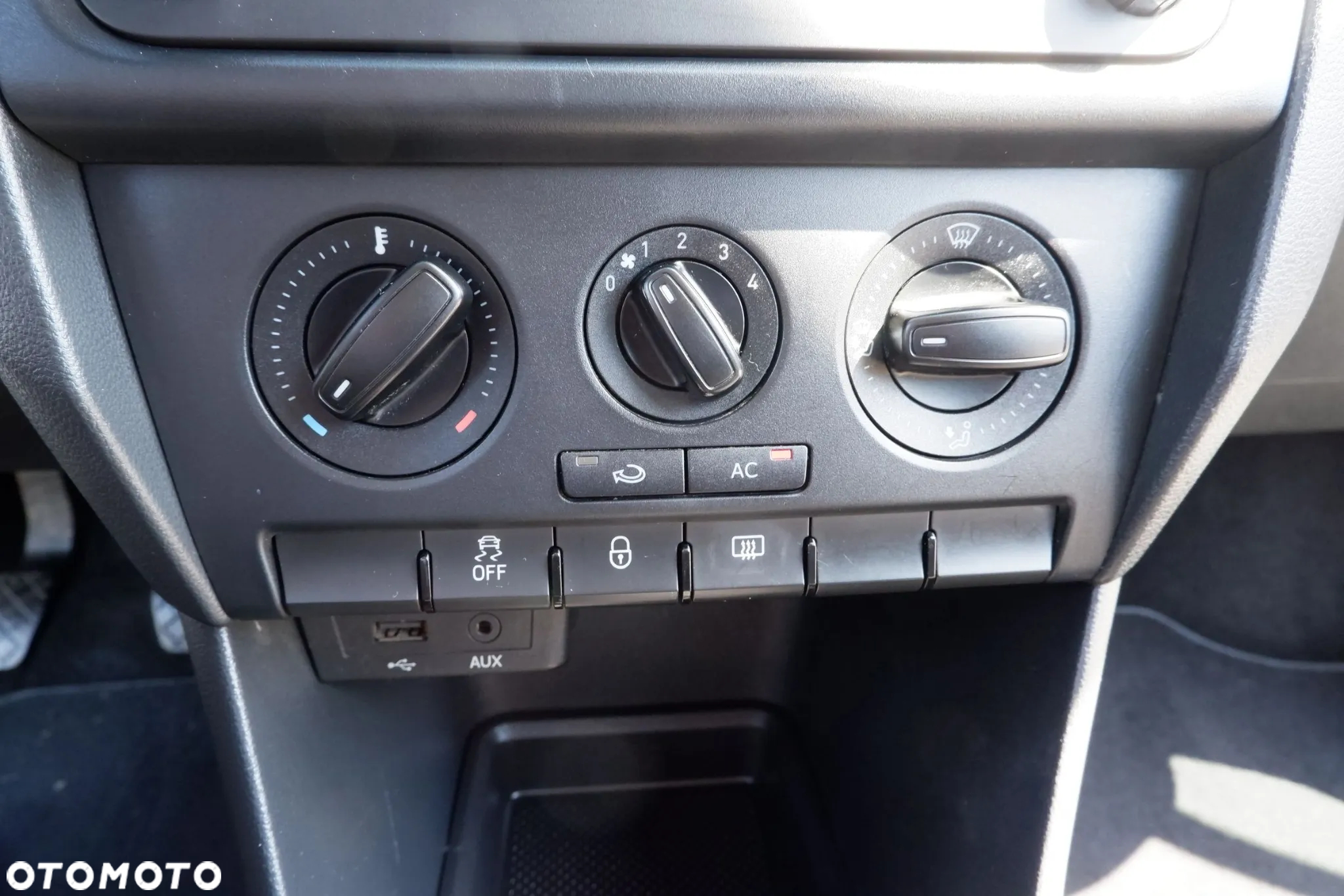 Seat Toledo 1.6 TDI DPF Ecomotive Reference Salsa - 22