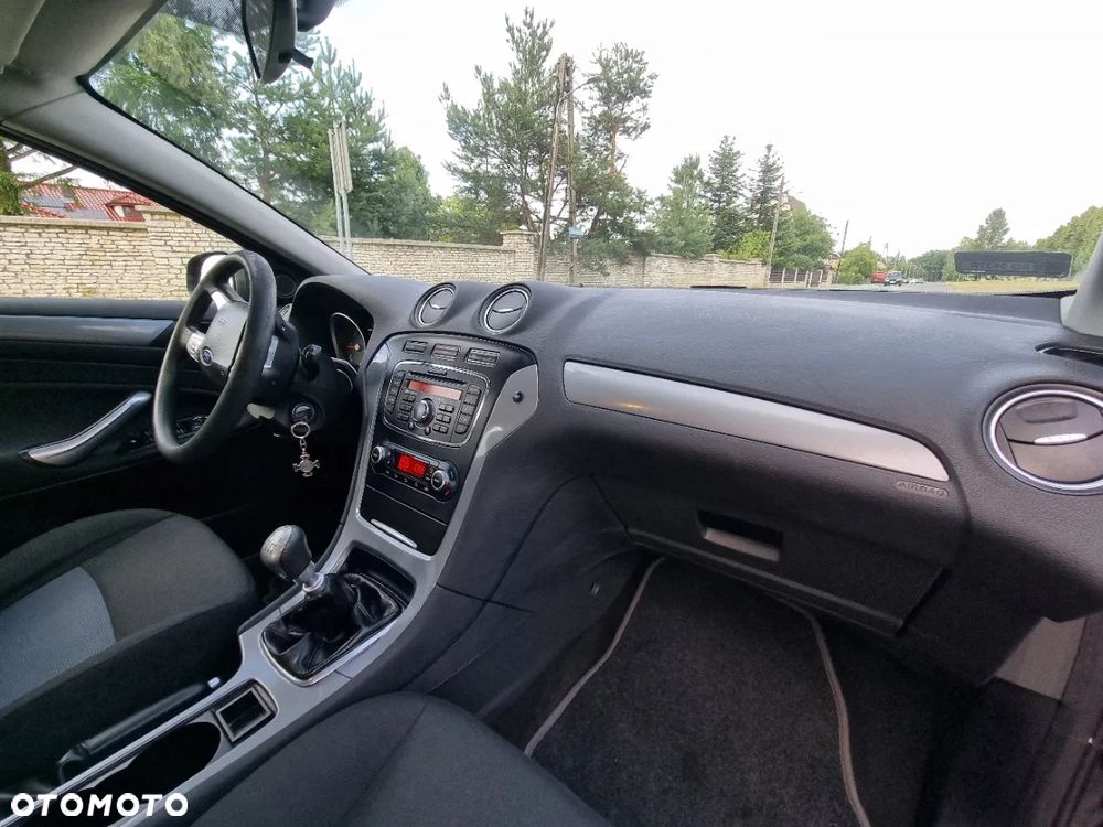 Ford Mondeo 1.6 TDCi Ambiente - 9