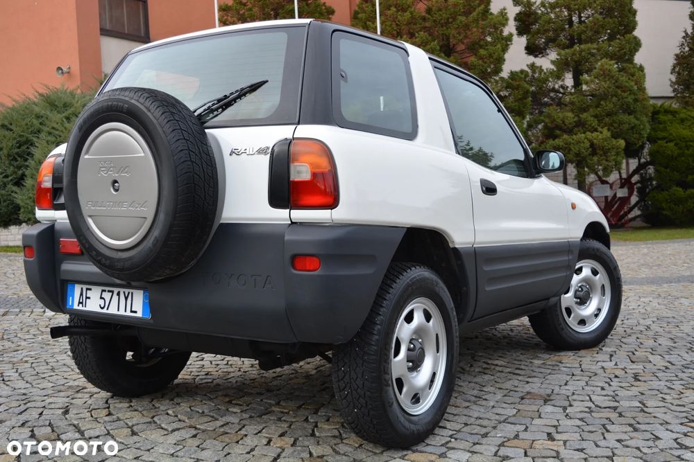 Toyota RAV4 2.0 - 38