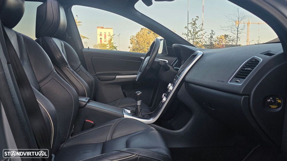 Volvo XC 60 2.4 D5 R-Design AWD S/S 139g - 18