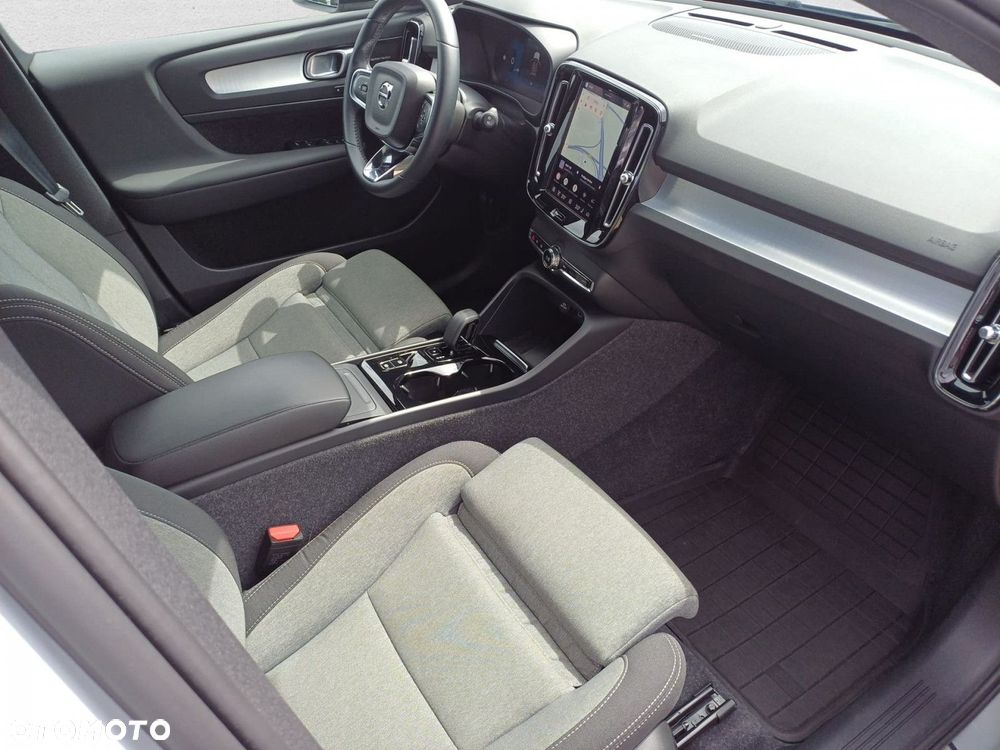 Volvo XC 40 - 26