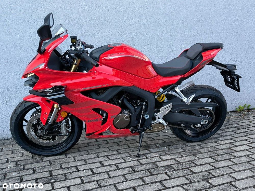 QJMOTOR SRK 800RR - 5