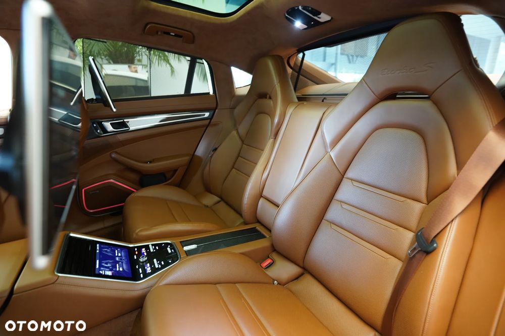 Porsche Panamera Turbo S e-Hybrid - 15