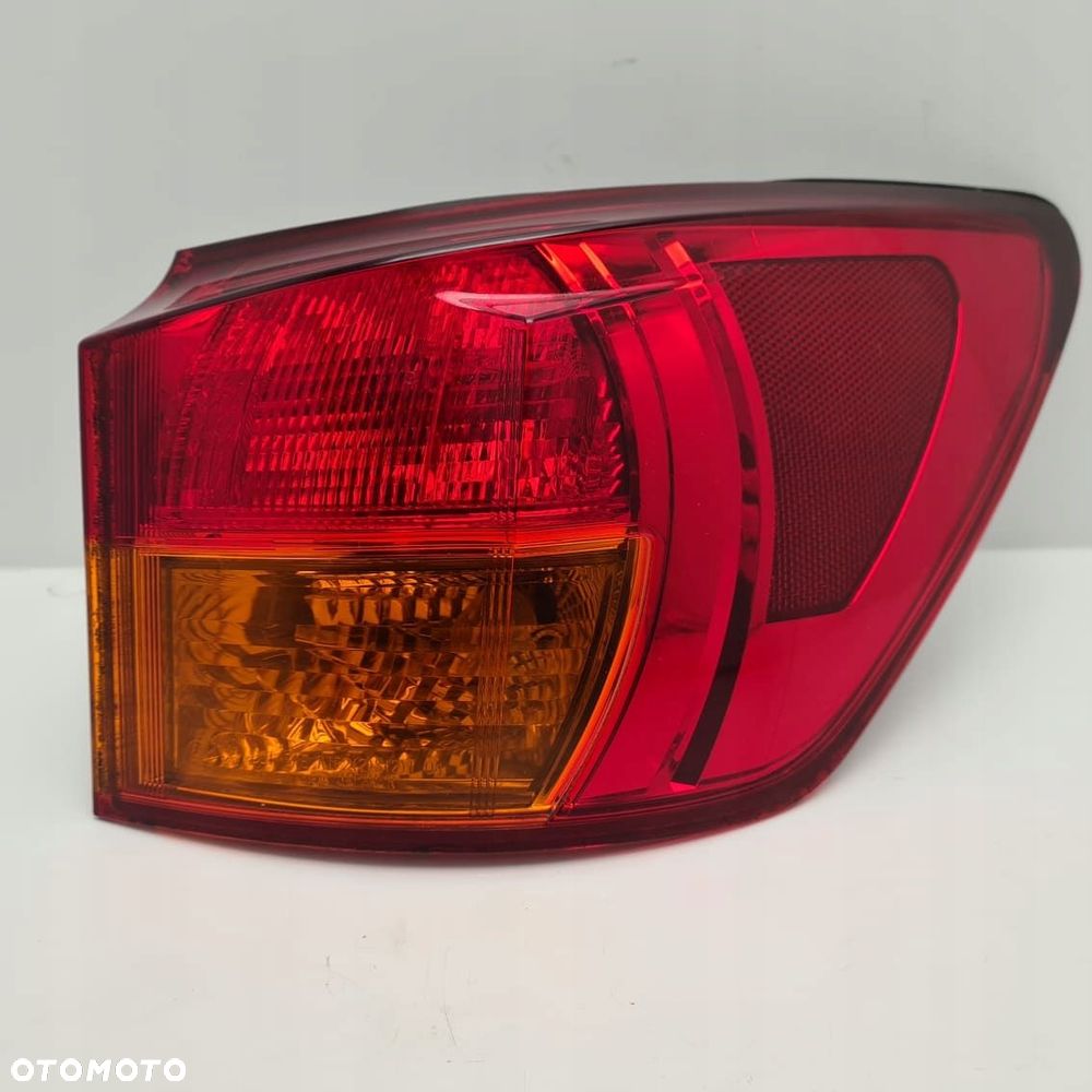 lexus is 250 220 350 lampa tylna prawa narożna - 4
