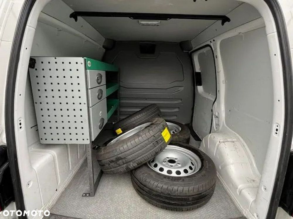 Volkswagen Caddy - 13