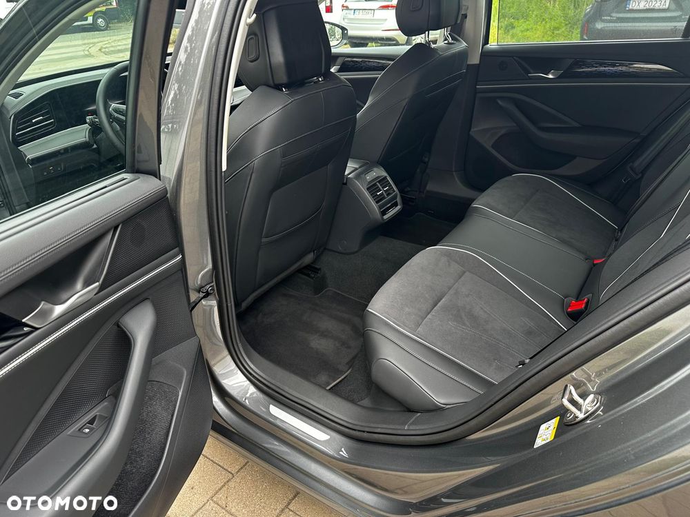 Volkswagen Passat - 9