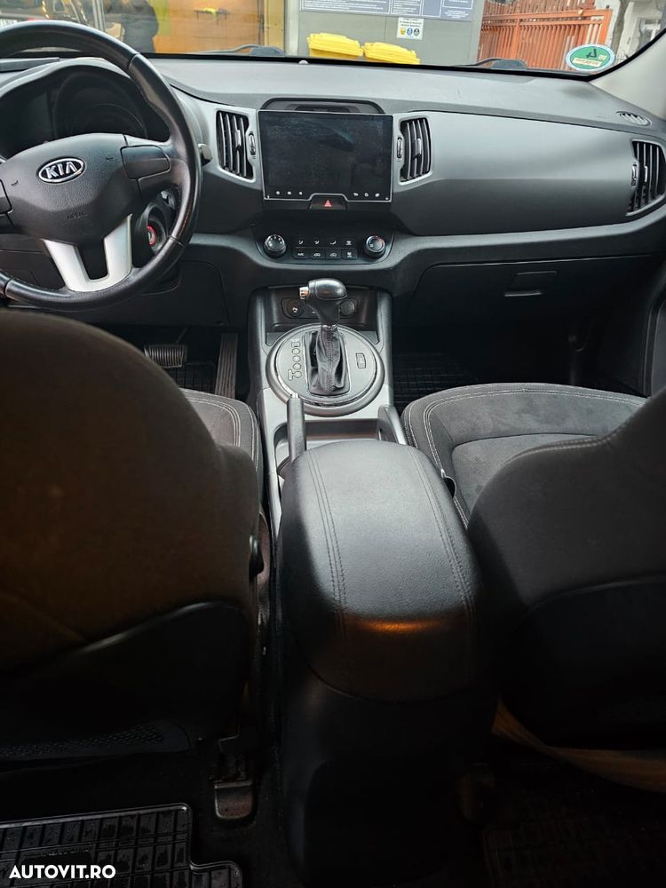 Kia Sportage 2.0 CRDI 4WD Automatik Dream-Team Edition - 6