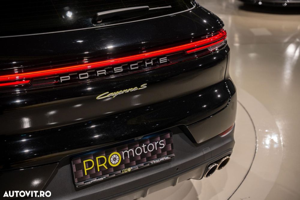 Porsche Cayenne S E-Hybrid - 16